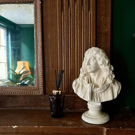Apartment Le Cabinet Des Curiosites - T2 Centre De Parthenay