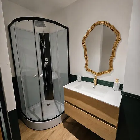 Le Cabinet Des Curiosites - T2 Centre De Parthenay